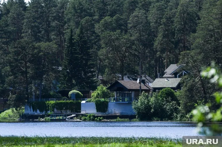 Дом с видом на водохранилище выполнен в стиле минимализма (архивное фото)