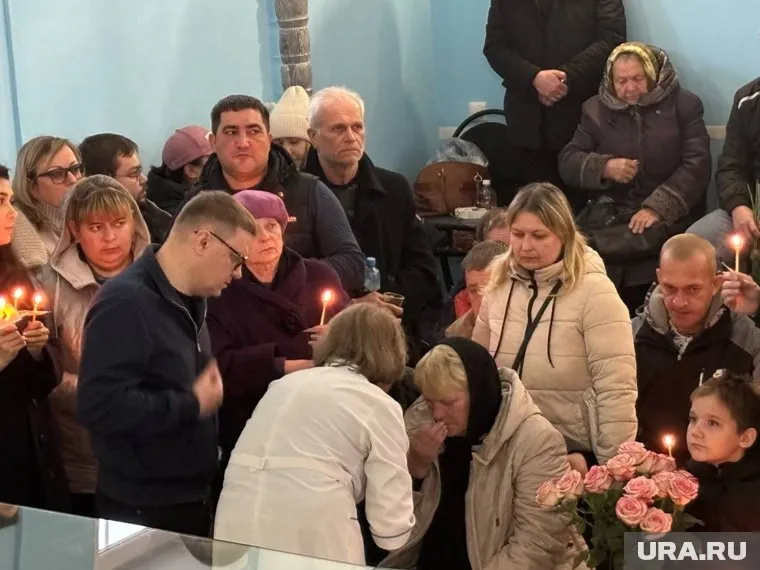 Во время церемонии прощания матери погибшей стало плохо