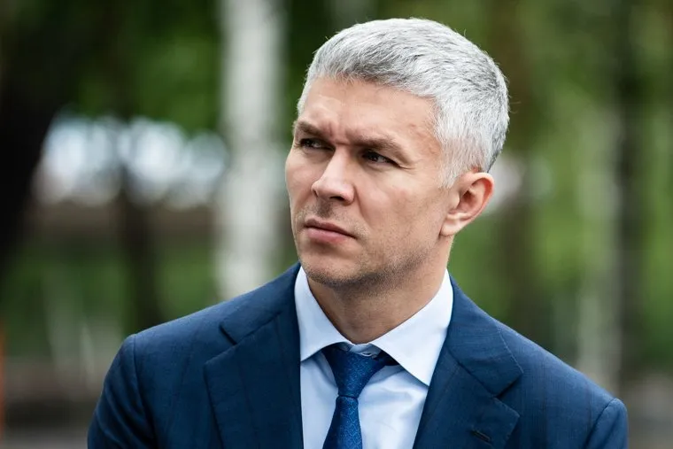 Губернатор Свердловской области Евгений Куйвашев в ЦПКиО им. В.В. Маяковского. Екатеринбург