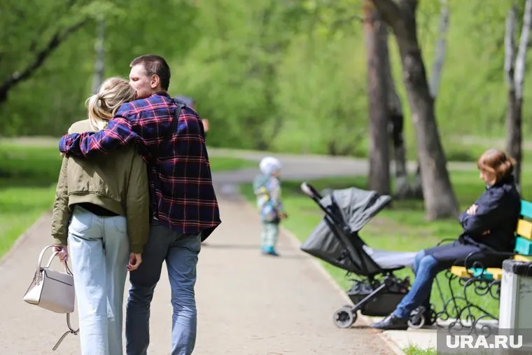 Впечатления от отсутствия рядом любимого человека могут обновить чувства, считает Александр Невеев