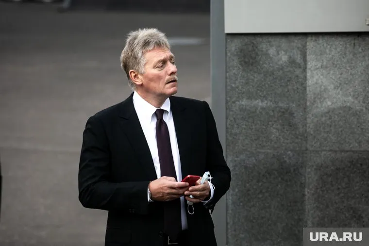 Обновленный план по борьбе с коронавирусом из-за появления штамма омикрон прорабатывается правительством, сообщил пресс-секретарь президента РФ Дмитрий Песков