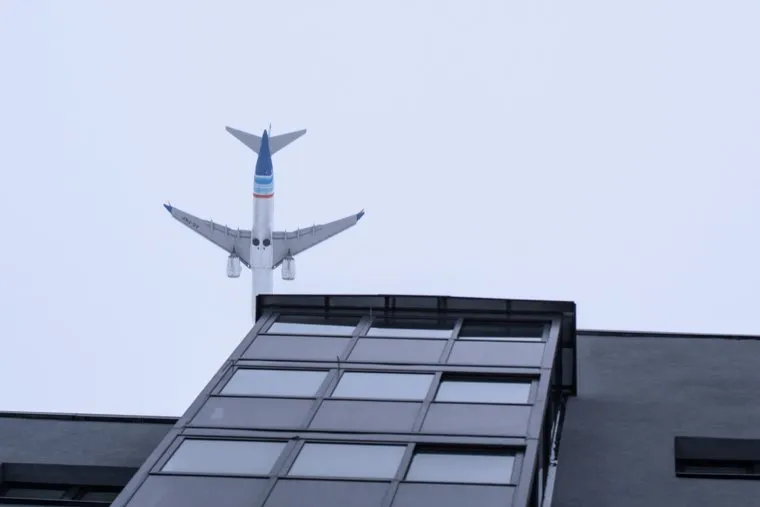 Дом № 15 на улице Чемпионов. Екатеринбург