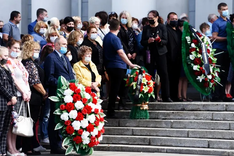 Прощальная церемония с Николаем Малых в здании Дворца культуры имени И.В. Окунева. Свердловская область, Нижний Тагил