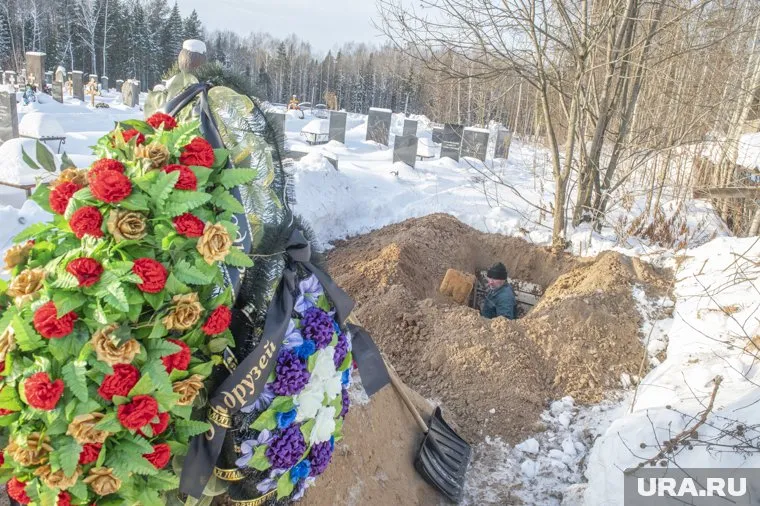 В деревнях Соя и Кутамыш с 28 марта разрешены только подзахоронения в родственные могилы