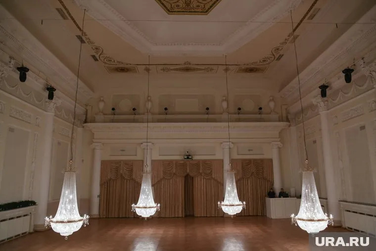Скромное здание нынешней филармонии не удовлетворяет запросам как властей, так и рядовых свердловчан