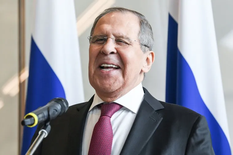 Пресс-подход к главе МИД РФ Сергею Лаврову в штаб-квартире РМК. Екатеринбург