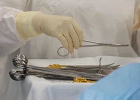 Губернатор Шумков предложил платить медикам, отговаривающим женщин от абортов