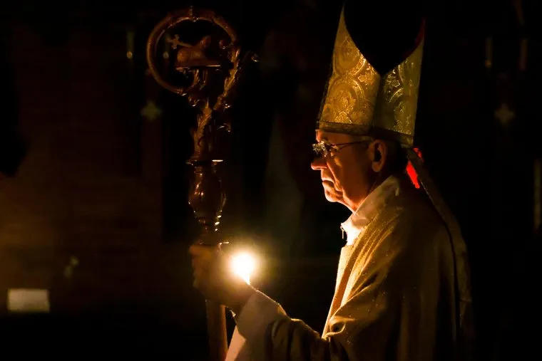 Благодатный огонь сходит каждый год на землю в храме Воскресения Христова