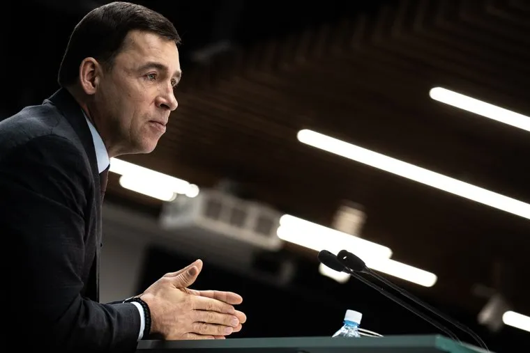 Пресс-конференция губернатора Свердловской области Евгения Куйвашева в пресс-центре конгресс-холла МВЦ «Екатеринбург-ЭКСПО». Екатеринбург