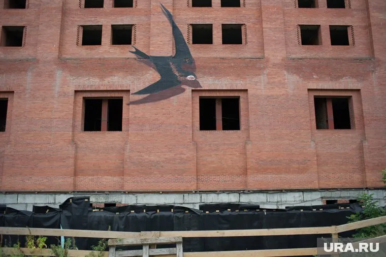 На месте самого известного долгостроя Екатеринбурга построят новое здание