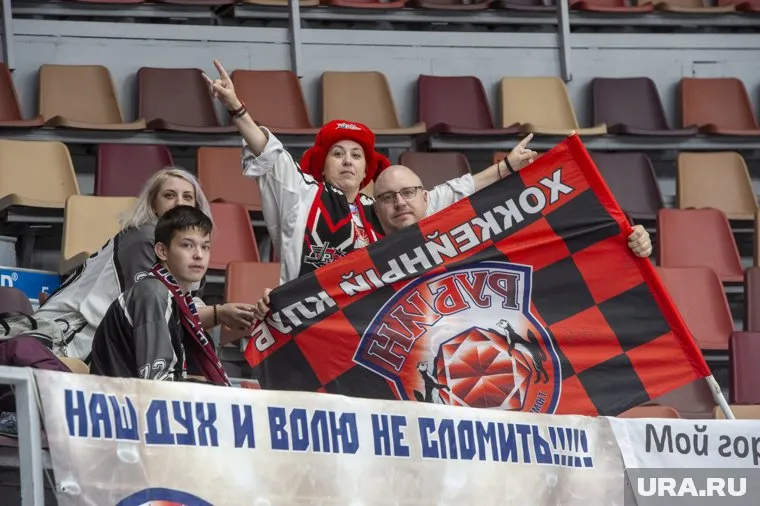 Болельщики тюменского ХК «Рубин» требуют построить для команды новый стадион