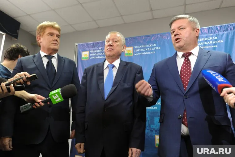 Станислав Мошаров (справа): «Мы должны соблюсти процедуры»