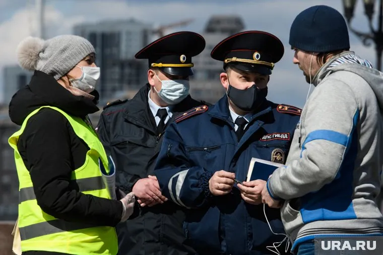 Ранее электронные пропуска москвичей были автоматически продлены до 14 июня