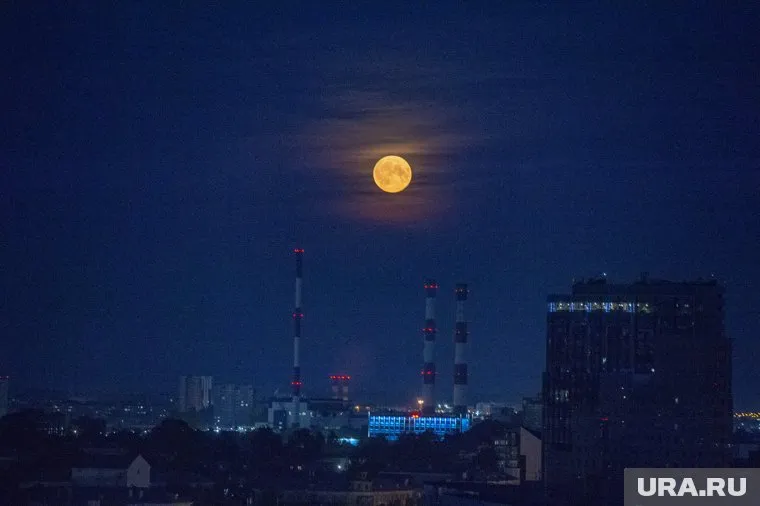 Суперлуние можно было наблюдать в любой точке Перми