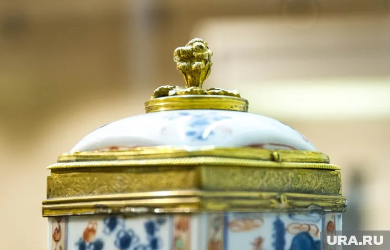 Стоимость таких икорниц варьируется от 26 тысяч рублей за штуку до 55 тысяч (фото из архива)