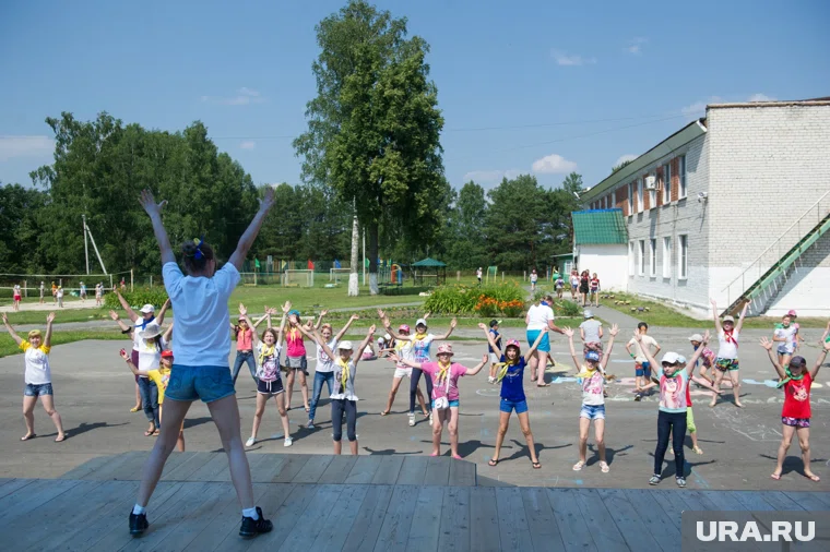 Родителям ХМАО будет легче получить путевку для детей в летний лагерь