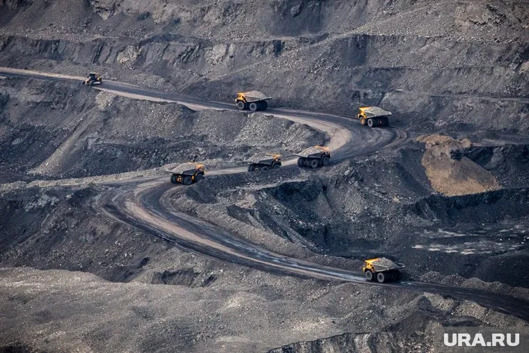 Миасский автомобиль угольщики используют для мобильных ремонтов техники