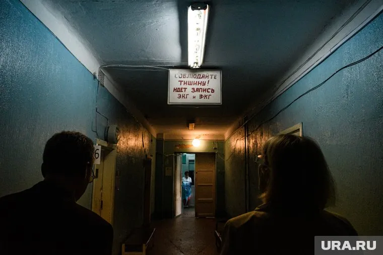 В больнице Кудымкара проходят лечение два пациента с COVID-19