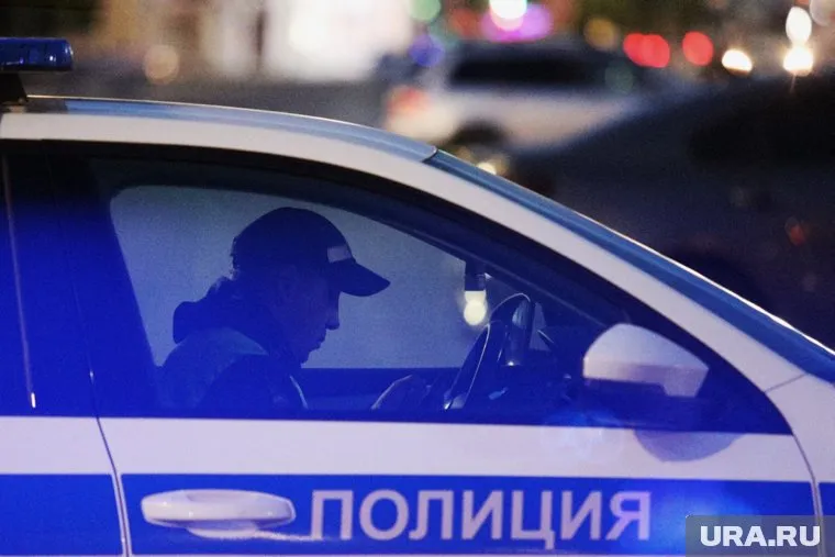 В Екатеринбурге полиция задержала тонированный «Мерседес»