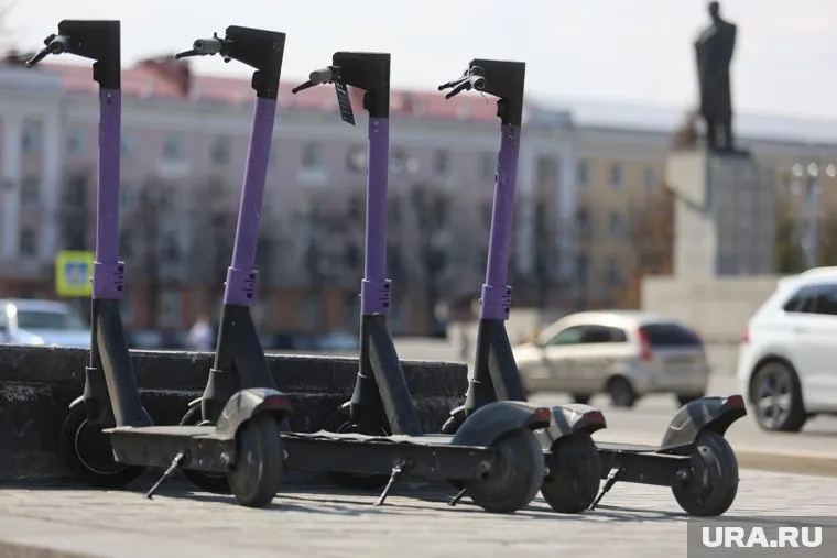 Депутаты предложили ограничить скорость прокатных электросамокатов до 15 км/ч