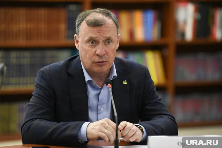 Мэр Екатеринбурга Алексей Орлов уверен, что вандалов нужно бить нагайками