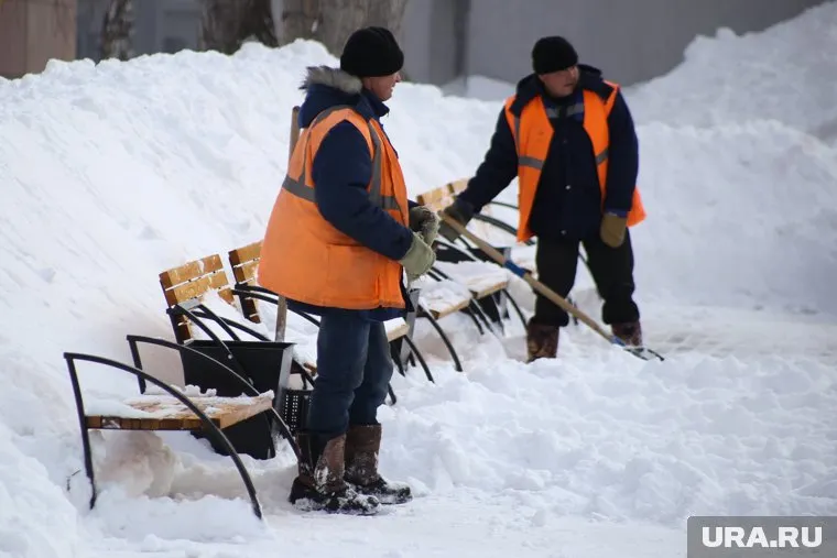 В Кургане проверили уборку дворов после обращений горожан