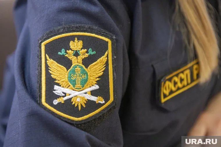 Приставы передали ребенка в Центр помощи детям города Соликамска