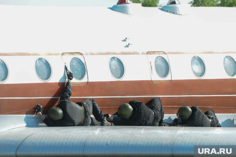 Силовикам пришлось штурмовать самолет «Аэрофлота»