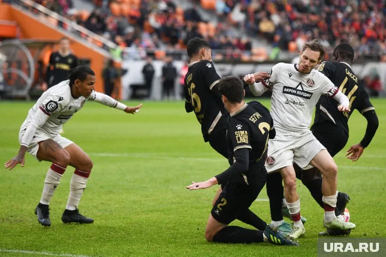 Команды играли на стадионе «Екатеринбург Арена» в Екатеринбурге.