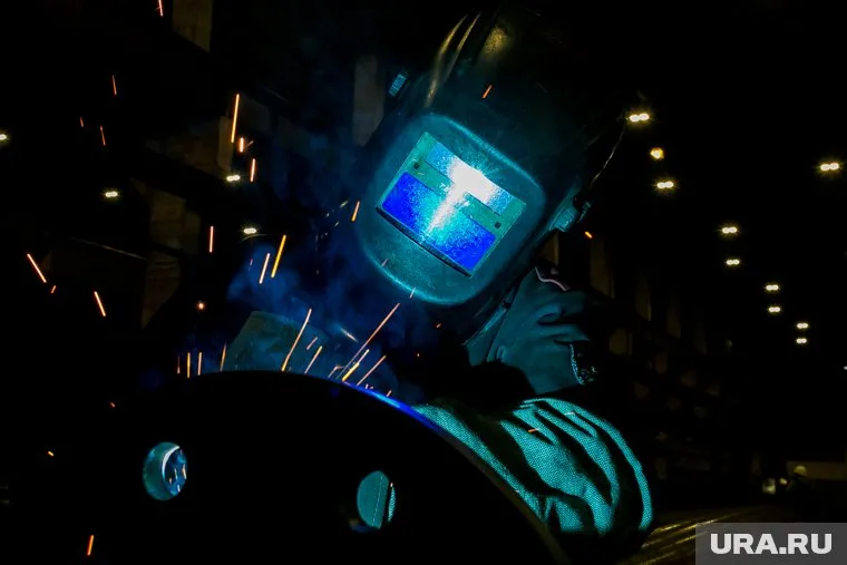 Предприятиям не хватает сварщиков, слесарей, токарей и других специалистов