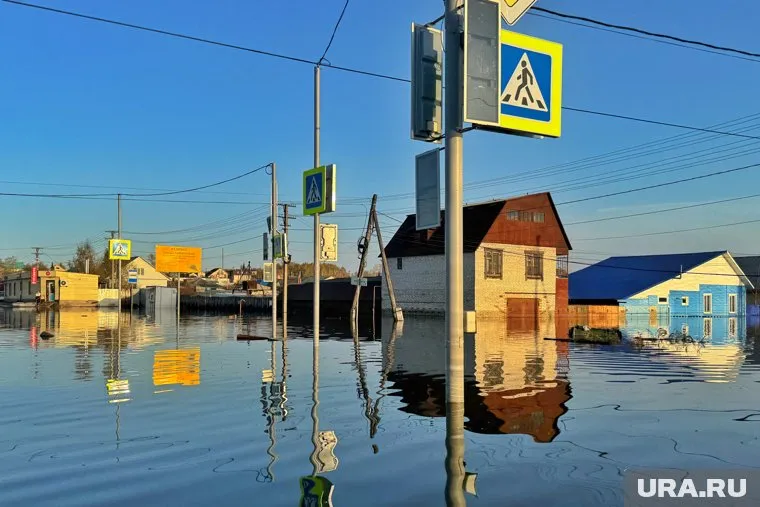 Дорога в Кургане вскрылась после паводка