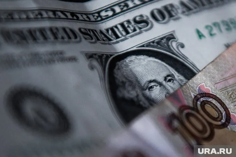 Пока что курс доллара в стране останется на уровне чуть выше 100 рублей, заявил глава ВТБ