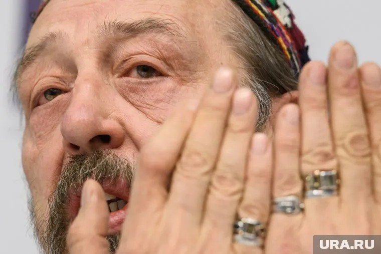 Николай Коляда провел бессонную ночь