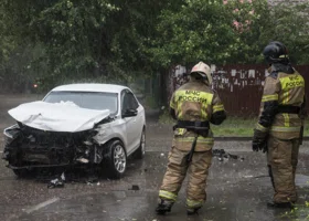 В ЯНАО пострадал водитель, автомобиль которого раздавила фура