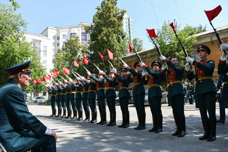 Поздравление ветерана ВОВ и ГУФСИН с юбилеем. Екатеринбург