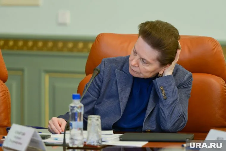 Экс-губернатор ХМАО Наталья Комарова поделилась с подписчиками новостью о тренировках 300 спортсменов в биатлонном центре, который до сих пор не сдан в эксплуатацию