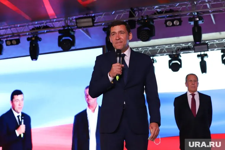 Евгений Куйвашев пообещал, что учитель не будет уволен