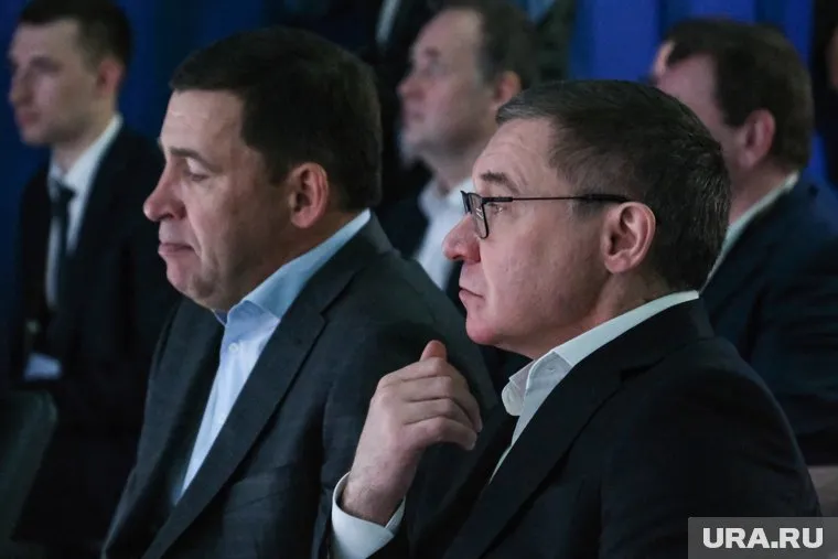 Владимиру Якушеву (справа) и Евгению Куйвашеву (слева) в последнее время прочили переезд в Москву