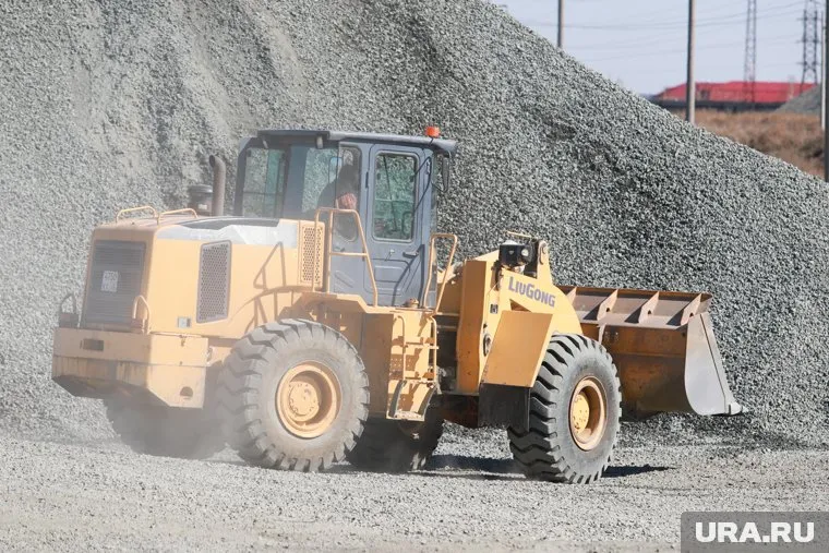 Жители села в Курганской области выступили против отсыпки щебнем песчаной дороги