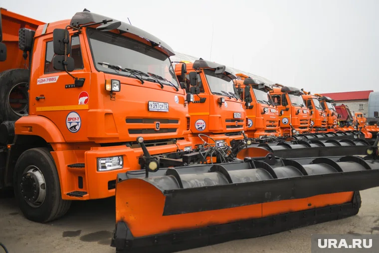 Спрос на спецтехнику в России вырос перед началом зимнего сезона - коммунальщики заранее подготовились к уборке снега