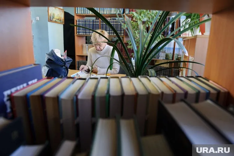 Это значит, что детям придется читать как минимум 47 книг в год