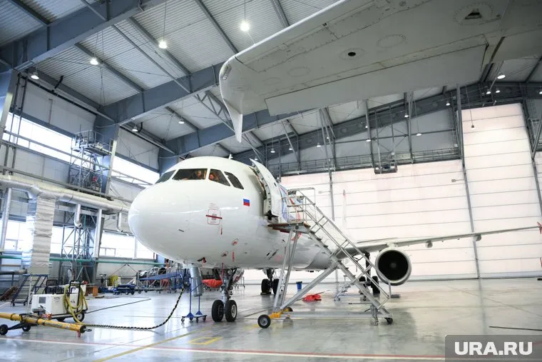 Ангар авиакомпании «Ямал» открыли в тюменском аэропорту Рощино
