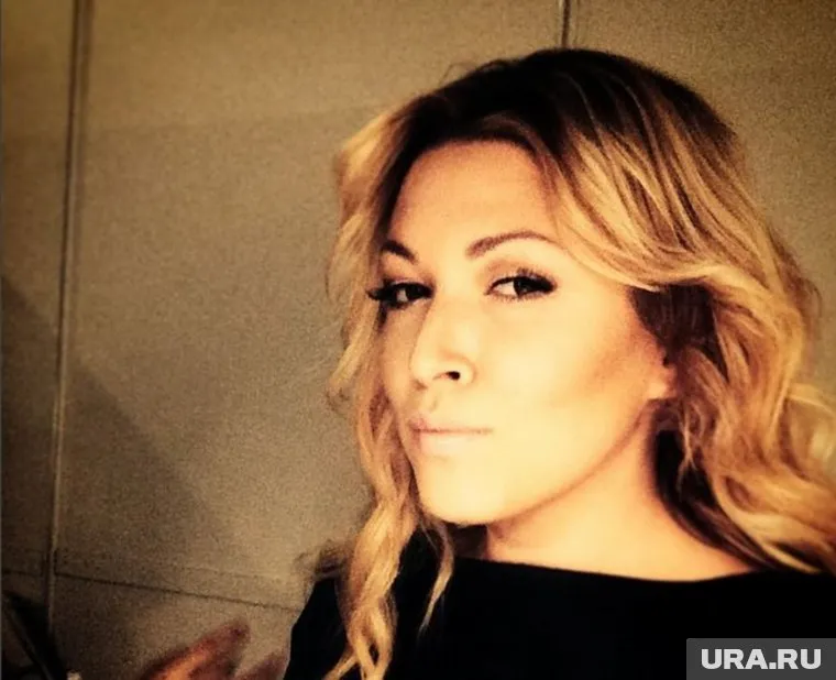 Исполнительница также споет несколько песен из собственного репертуара