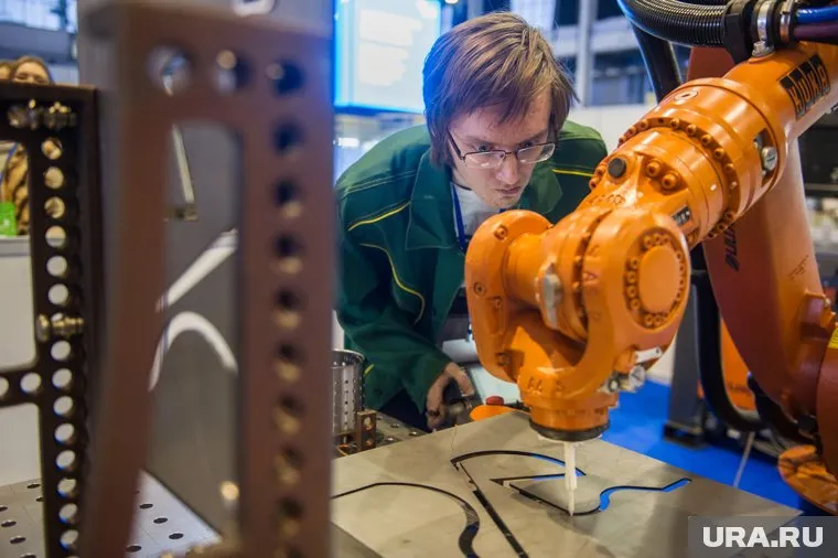 В области учредили премию для молодых рабочих и их наставников