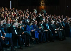 Мэры со всей страны съехались в Екатеринбург: URA.RU вело онлайн-трансляция форума «Города России»