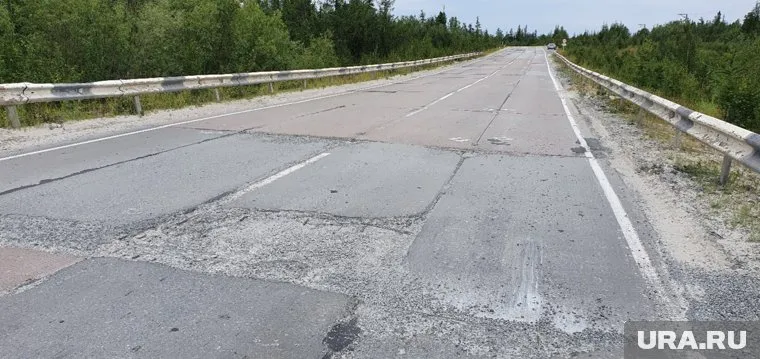 Поездка по таким дорогам может стать причиной серьезных поломок автомобиля