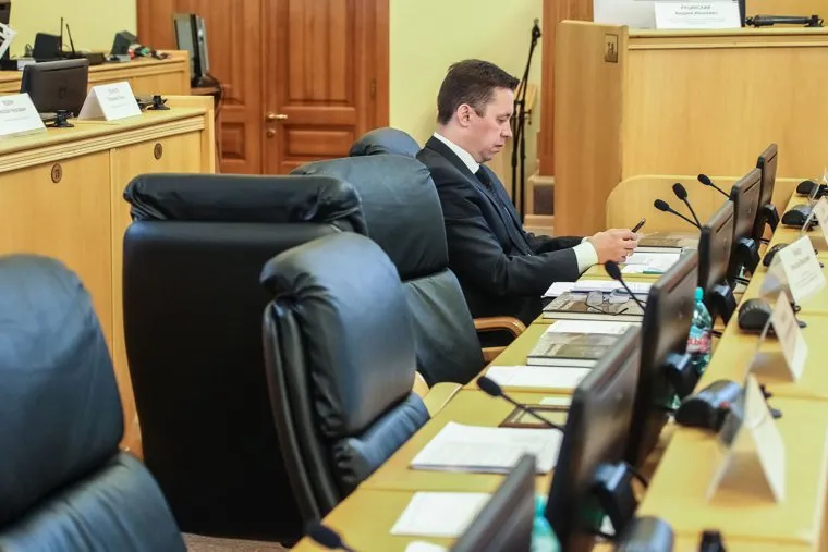 Тюменская областная дума. Заседание по депутатской зарплате. Тюмень