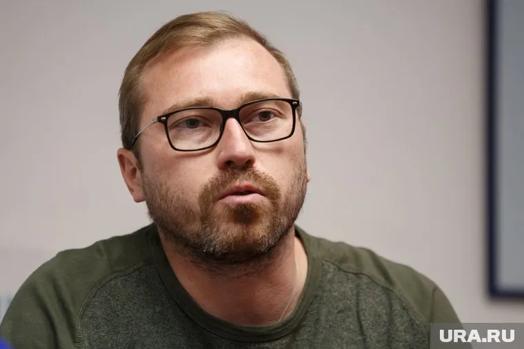 Владислав Деревянных подарил шрифт Кунугру на его юбилей