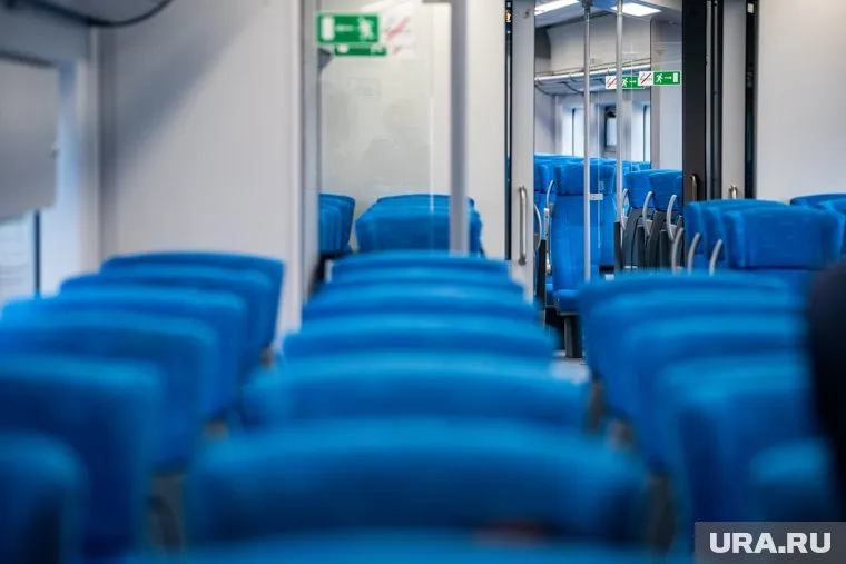 Электропоезда ходят
пустыми