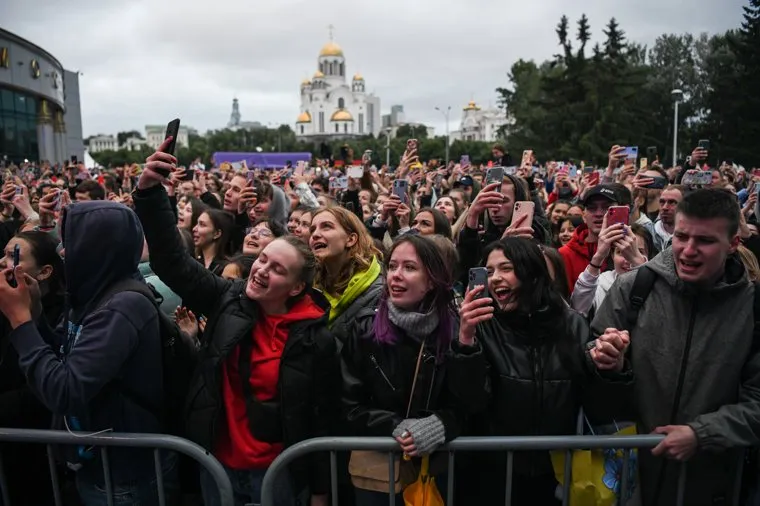 Концерт группы Градусы у ККТ Космос. Екатеринбург